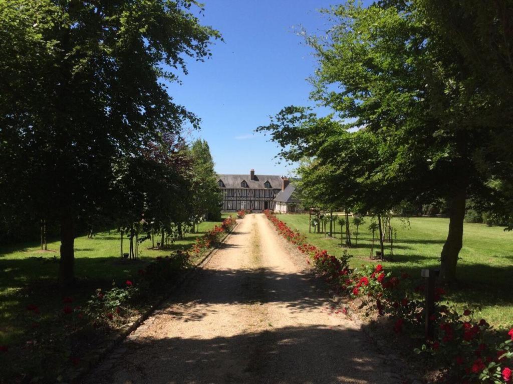 La Gloriette Gite Situe Dans La Propriete Dun Magnifique Manoir Vatteville-la-Rue Exterior photo